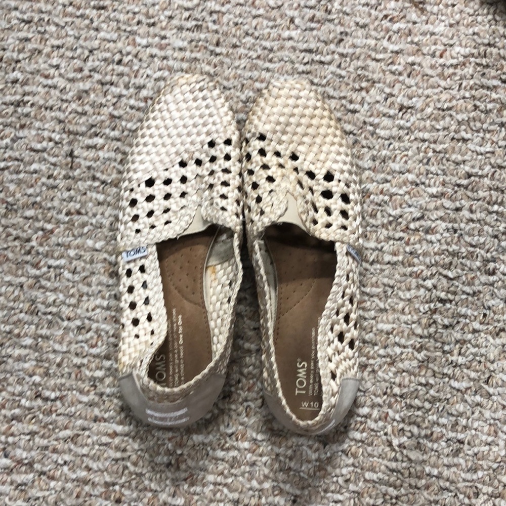 Woven Tom’s. Sz 10.